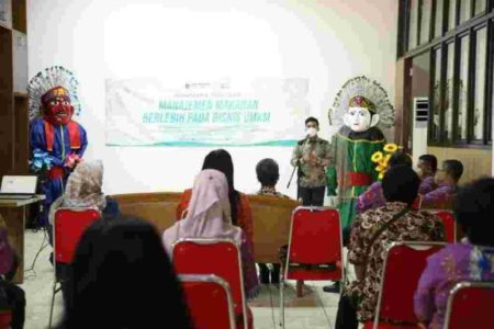 Kurangi Limbah Pangan, Surplus Latih UMKM Manfaatkan Makanan Sisa yang Belum Terjual