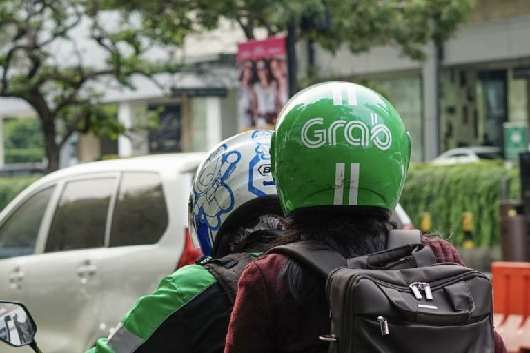 Lebarkan Sayap, Grab Akuisisi Jaringan Supermarket Di Malaysia