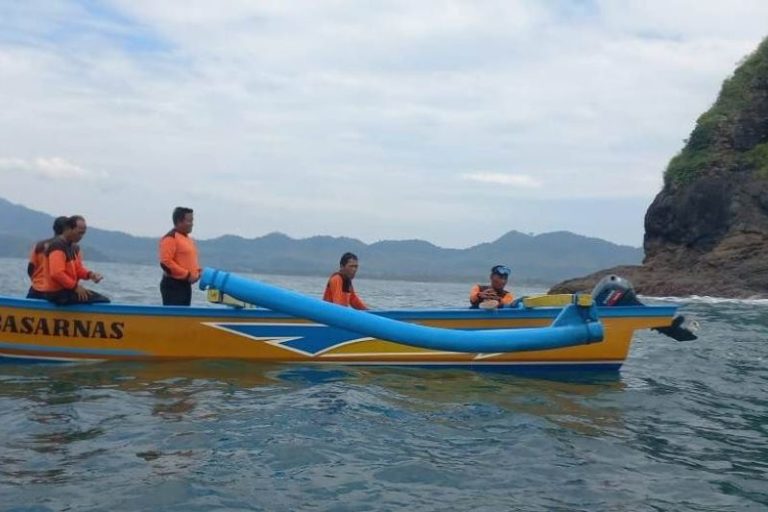 Belasan Orang Tewas, Khofifah Ungkapkan Bela Sungkawa Tragedi Ritual di Pantai Payangan