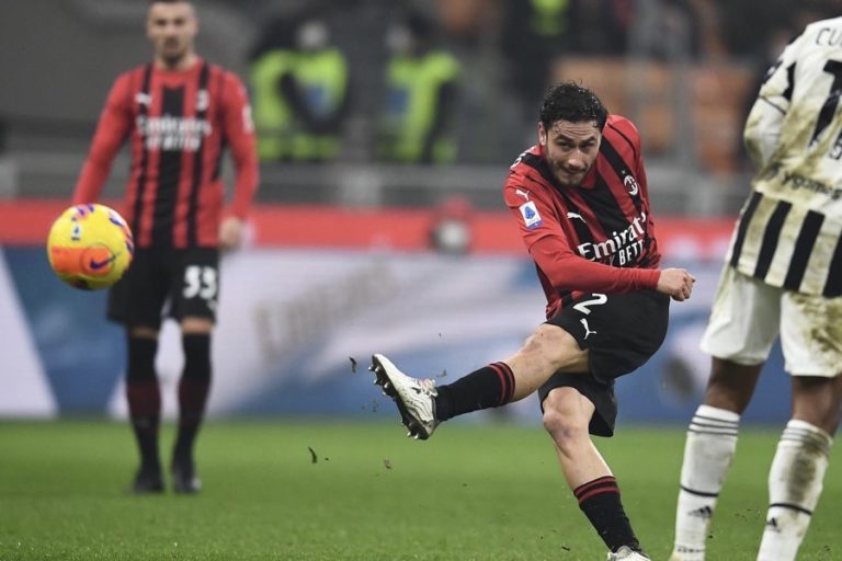 Davide Calabria Ingin Ikuti Jejak Paolo Maldini, Jadi One Club Man bagi AC Milan