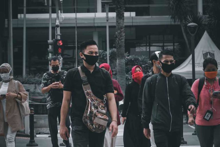 Tekan Penyebaran Omicron, Masyarakat dan Pelaku Usaha Ibu Kota Diawasi