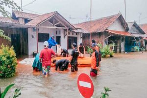Banjir Gara-gara Hujan 8 Jam, 105 Warga Pekalongan Terpaksa Mengungsi