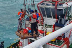 Aksi Heroik Kru Kapal MT Galunggung Menyelamatkan 2 Nelayan Tuban