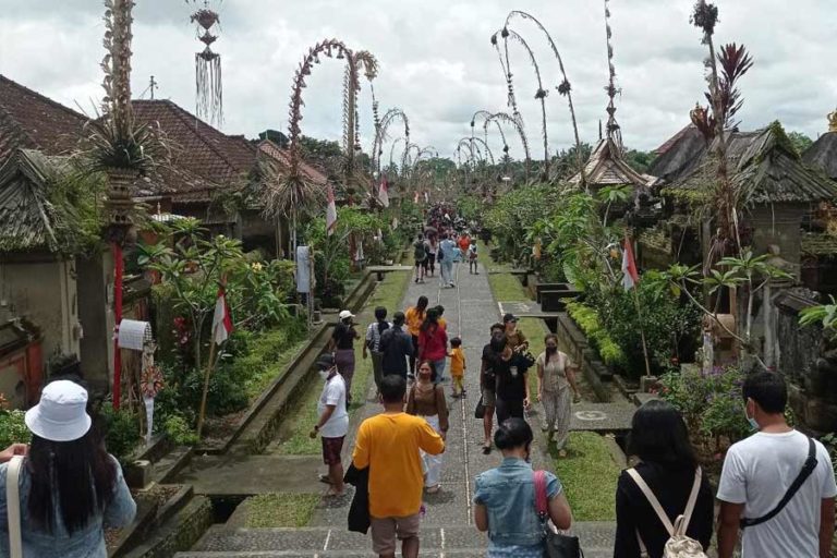 Antisipasi Omicron, Kemenparekraf Evaluasi Layanan Penerbangan Internasional ke Bali