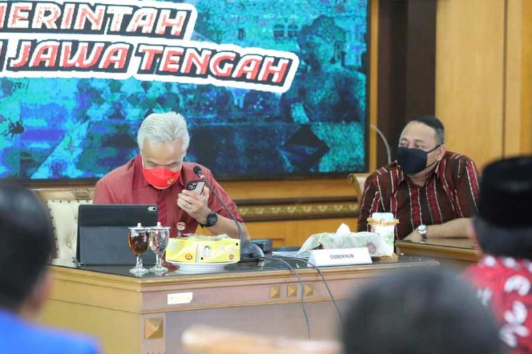 Nelayan Tegal Sambat ke Ganjar, Ganjar Telepon Menteri KKP