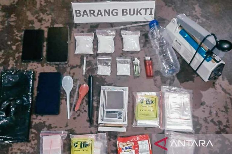 Edarkan Sabu-sabu, Dua Pria Kendari Terancam 20 Tahun Penjara