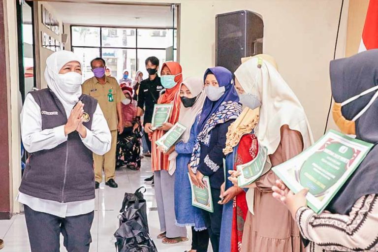 Gubernur Khofifah Gencarkan Modal Usaha Ultra Mikro Zakat Produktif