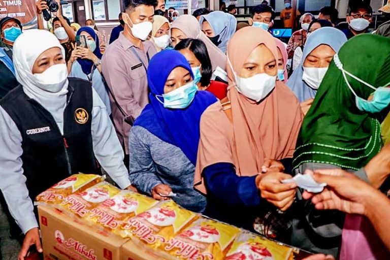 Gubernur Khofifah Harap HET Minyak Goreng Dorong Daya Beli Masyarakat