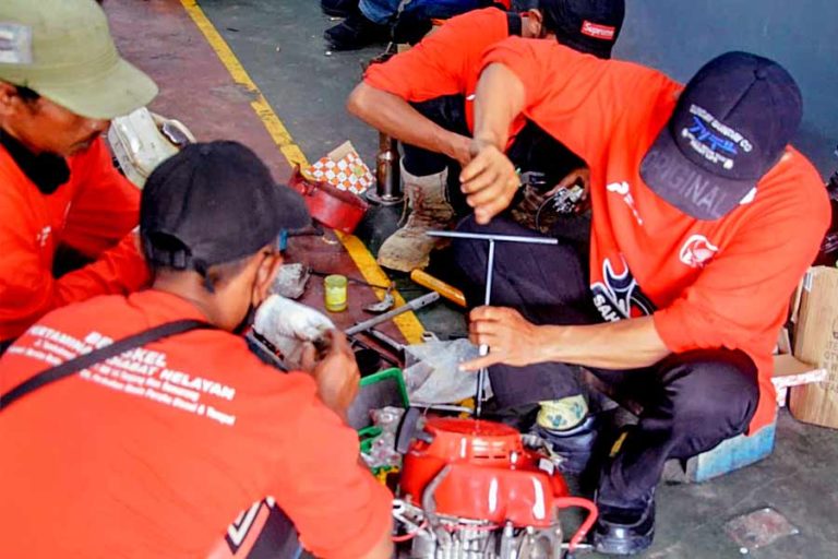Pertamina Sahabat Nelayan Gelar Pelatihan Perbaikan Mesin Perahu