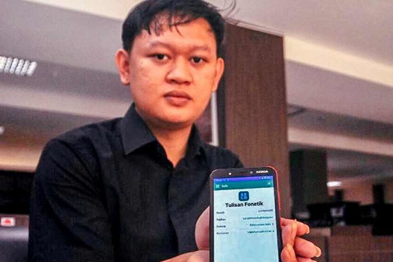 Buku Digital tidak Interaktif, Lahirlah Aplikasi Linguistik Andriyana