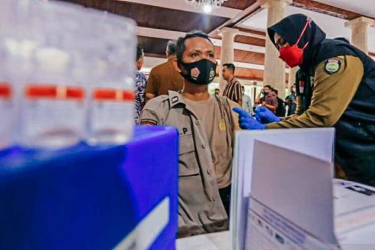 Perkuat Penanganan Kasus Covid-19, Vaksinasi Booster Jangkau 97,7 Persen Nakes Jabar