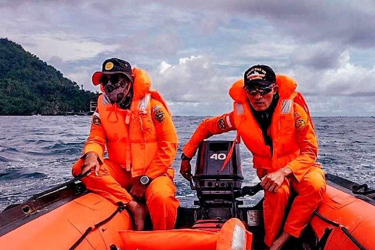Tim SAR Kirim 7 Penyelam untuk Cari Korban Terseret Ombak di Pantai Base G Jayapura