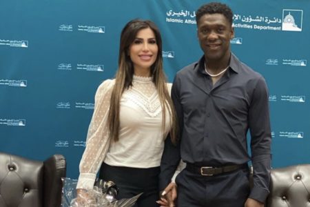 Legenda dan Mantan Pelatih AC Milan Clarence Seedorf Resmi Jadi Mualaf