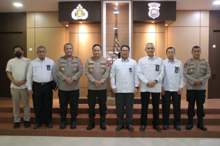 Komitmen Sinergitas, PT PLN Grup Kalimantan Lakukan Kunjungan ke Polda Kalbar