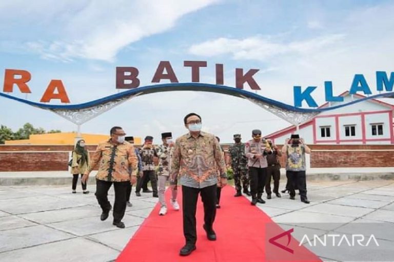 Bupati Pamekasan Resmikan Sentra Batik Klampar di Kecamatan Proppo