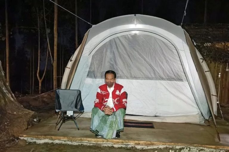 Gara-gara Minyak Goreng Langka, Kepuasan Publik kepada Jokowi Anjlok