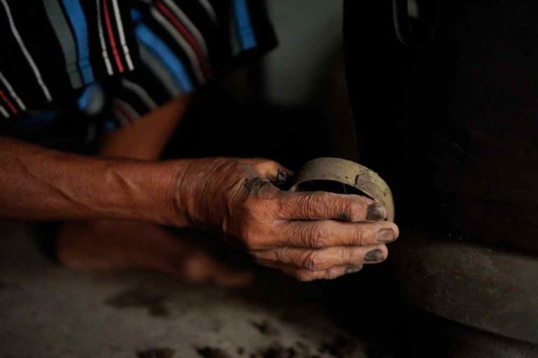 Berkah Suyamti, Generasi Terakhir Perajin Gerabah Panjangrejo