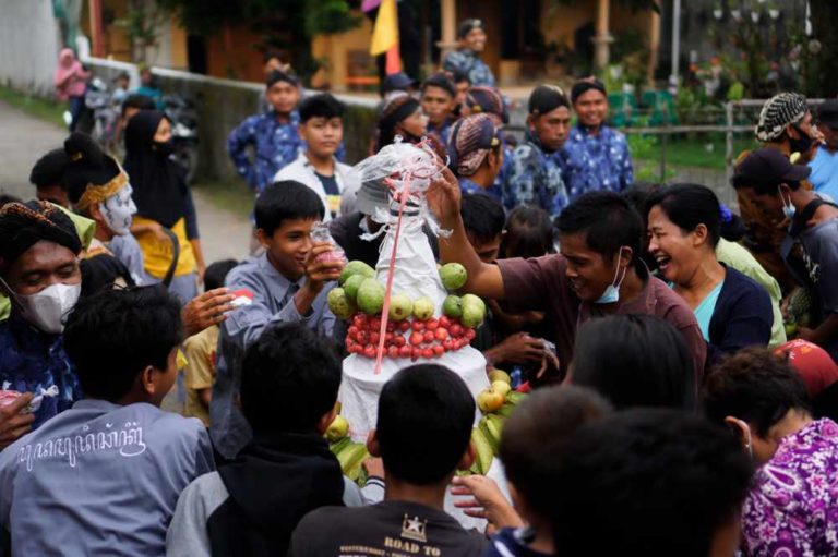 Wiwitan, Cara Petani Cangkring Mengungkap Syukur dan Harapan