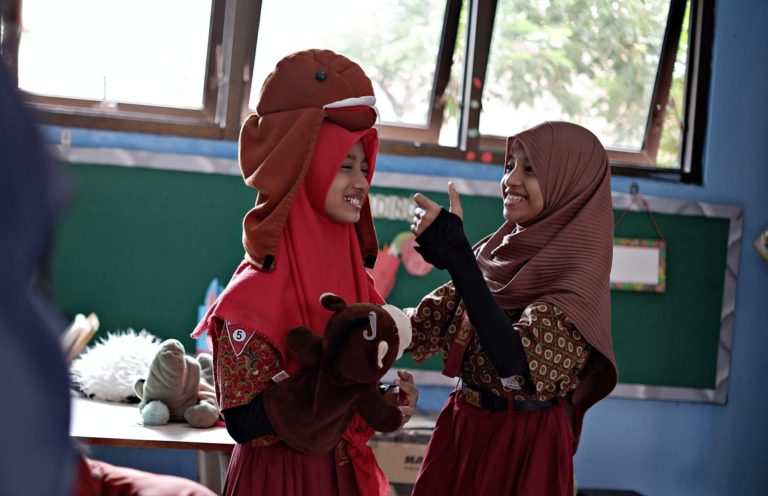 Belajar Mendongeng bagi Generasi Melihat