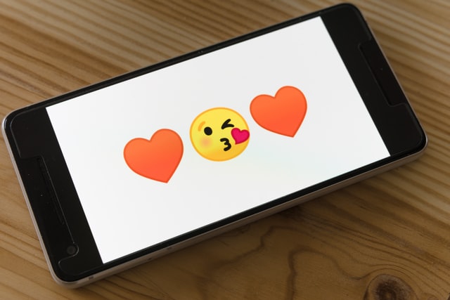 Menjaga Ruang Digital Sehat dengan Donasi Like dan Komen Konten Positif
