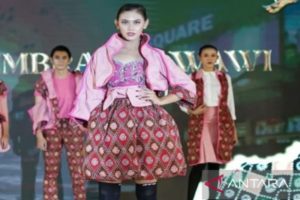 Sasar Kaum Milenial, Pemkab Pamekasan Gelar Pertunjukan Batik Keliling Jawa-Bali