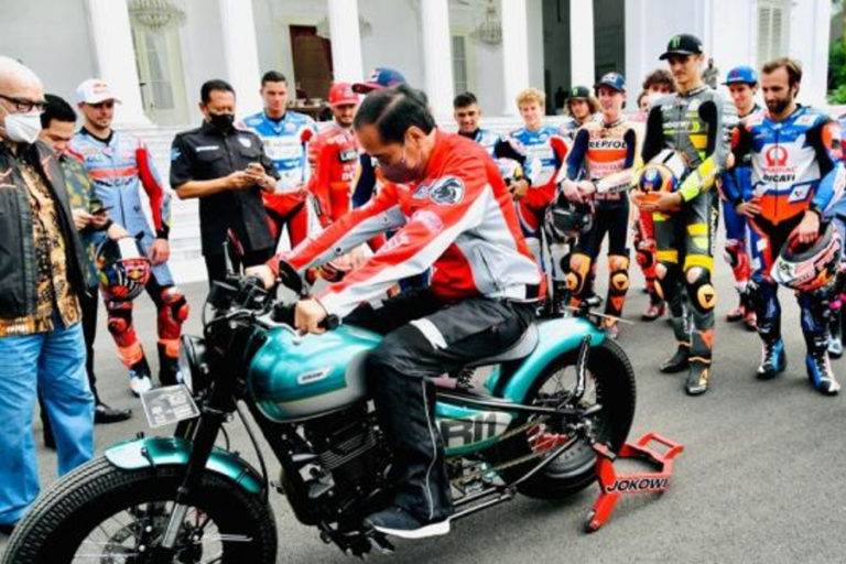 Bertolak ke NTB, Presiden Jokowi dan Istri Akan Saksikan Langsung Balapan MotoGP Mandalika 2022