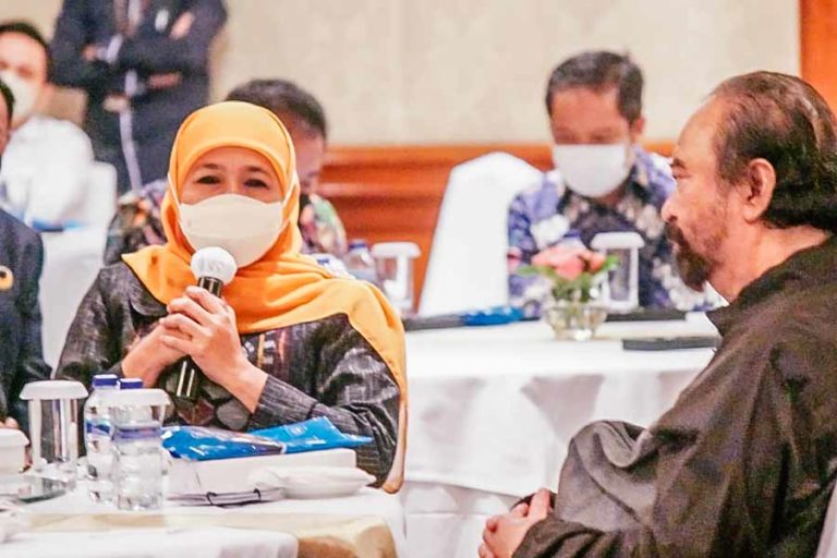 Di Hadapan Surya Paloh, Gubernur Khofifah Jelaskan Pertumbuhan Ekonomi dan Penurunan Kemiskinan Jatim