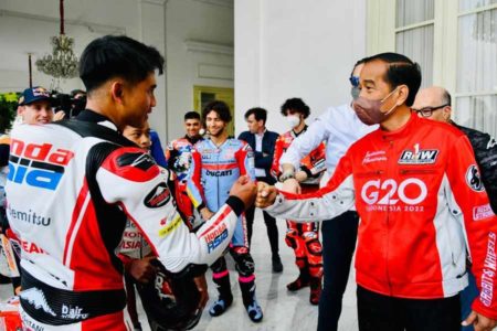Ikut Parade MotoGP bareng Pembalap Dunia, Mario Aji dapat Pesan Khusus dari Presiden