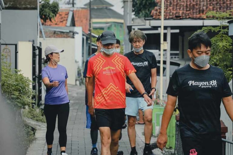 Tak lagi Bersepeda, Ganjar Pilih Jalan Kaki 8 Kilometer di Pagi Hari