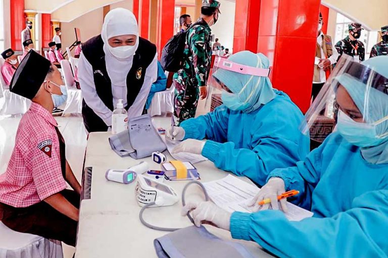 Hari Perawat Nasional, Gubernur Khofifah: Terima Kasih atas Dedikasi Pelayanan Kesehatan Terbaik