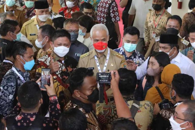 Stok Melimpah, Ganjar Minta Harga Minyak Goreng segera Turun