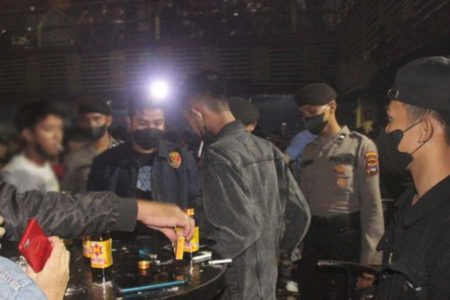 Razia Tempat Hiburan Malam, Polda Kalsel Temukan Pengunjung Pakai Narkoba