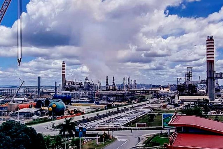 Api Berhasil Dikendalikan, Kilang Balikpapan tetap Beroperasi