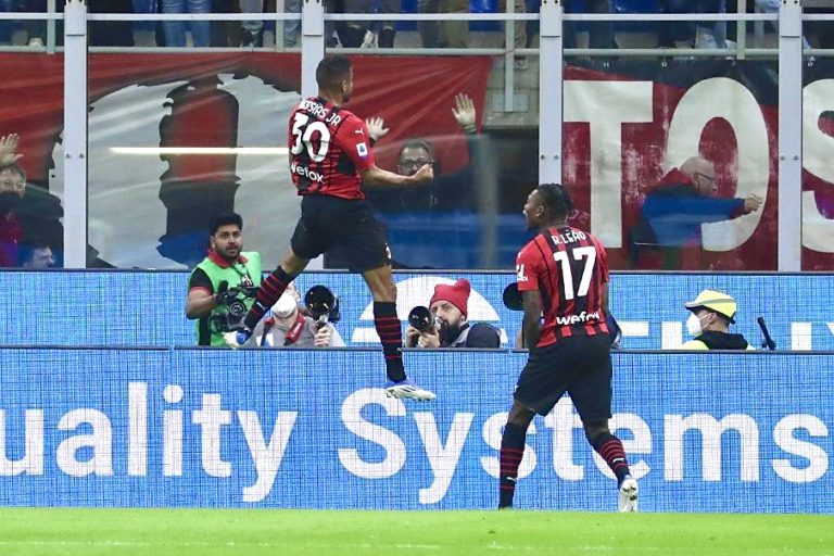 AC Milan Kembali Ke Puncak, Genoa Makin Dalam Masuk Jurang Degradasi