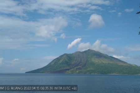 Gunung Ruang di Sulawesi Utara Berstatus Waspada Setelah Alami 121 Kali Gempa