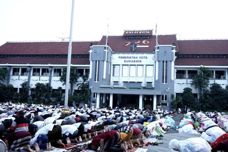 Pemkot Surabaya Akan Kembali Gelar Shalat Idul Fitri di Balai Kota