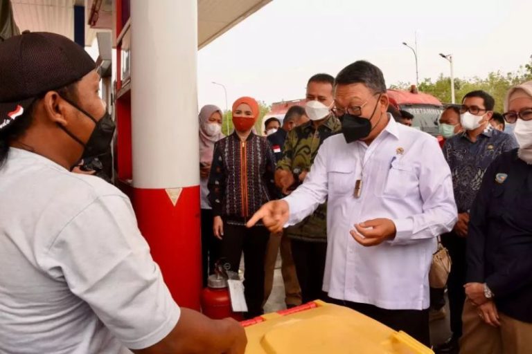 Menteri ESDM Minta Kendaraan Industri Gunakan BBM non Subsidi Agar Tak Terjadi Kelangkaan