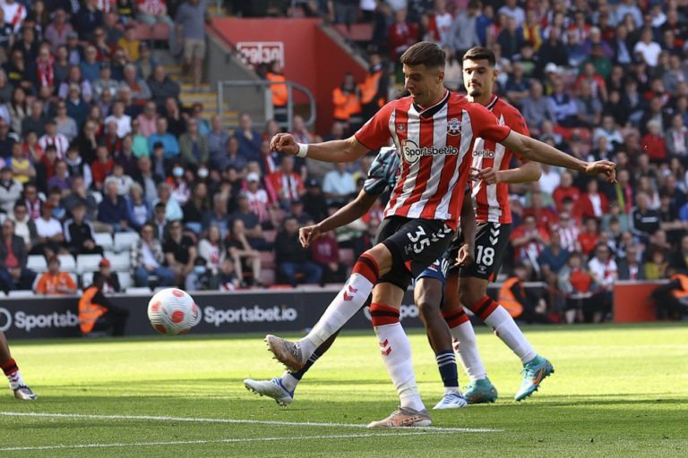 Arsenal Disalip Manchester United Setelah Kalah Tipis dari Southampton