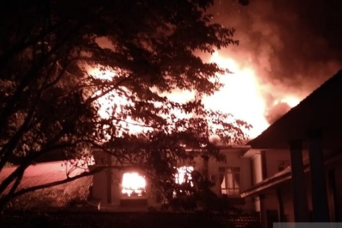 Kantor Bupati Halmahera Selatan Kebakaran, Api Bermula dari Ruang Staf Ahli