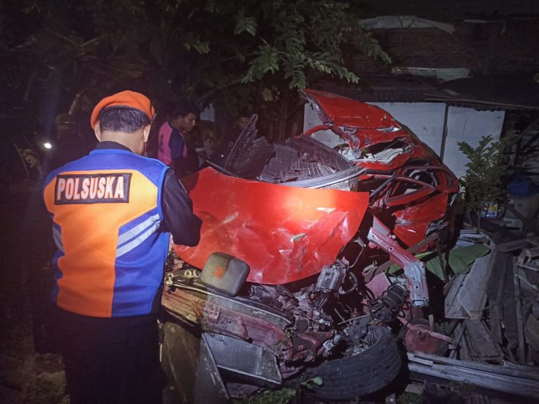 3 Penumpang Honda Brio Tewas Mengenaskan Akibat Tertabrak Kereta Api