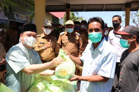 Operasi Pasar Hari Besar Keagamaan, 1000 Paket Sembako Dibagikan ke Masyarakat Ketapang
