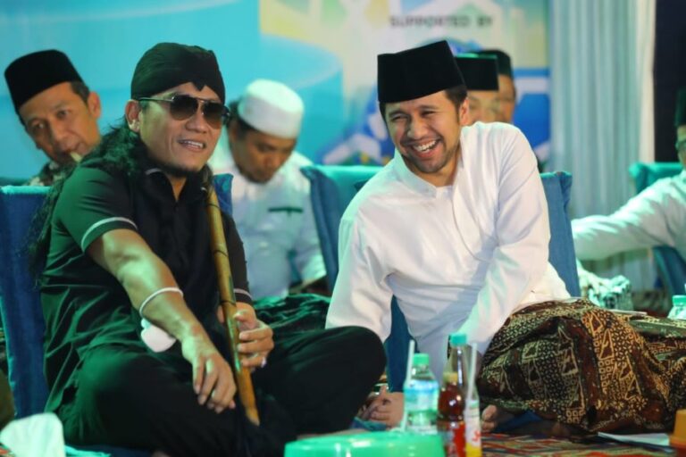 Pertemukan dengan Gus Miftah Saat Peringati Nuzulul Qur’an, Wagub Emil: Semoga Kita Menjadi Masyarakat yang Qur’ani