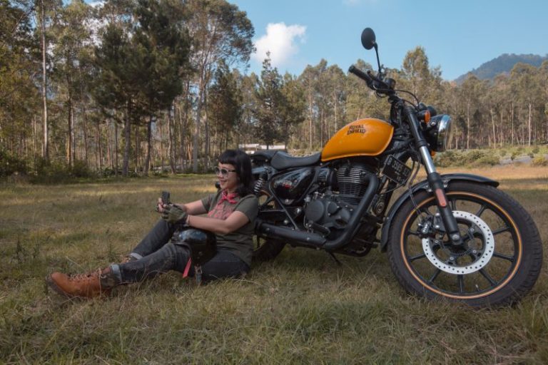 ASN Sekaligus Penyanyi yang Hobi Riding Keliling Nusantara