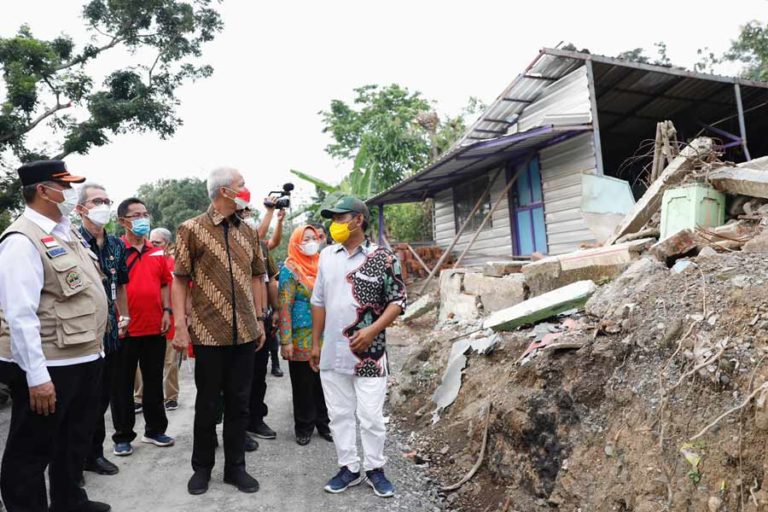 Ganjar Siapkan Rumah untuk Korban Bencana Tanah Gerak Tegal