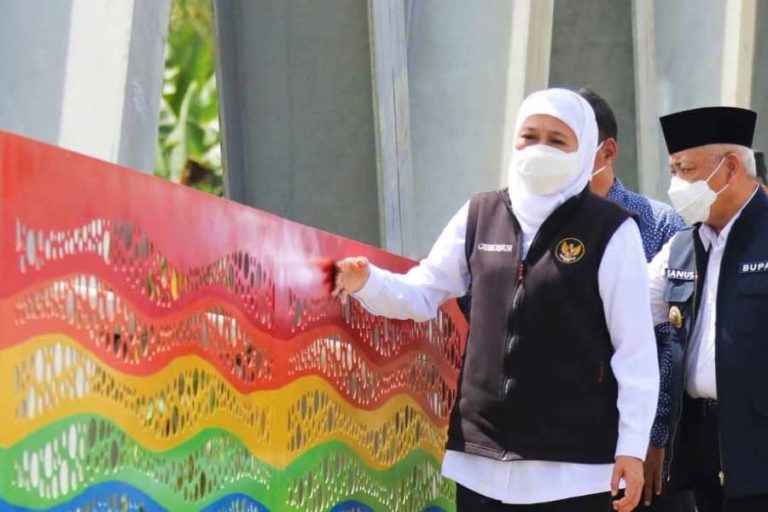Jembatan Pelangi Diresmikan, Akses Wisata Seribu Pantai di Malang Selatan Terbuka Lebar