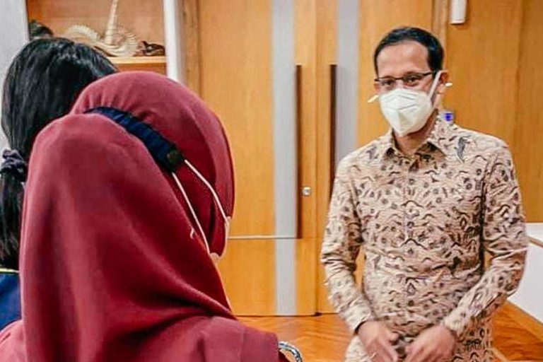 Bertemu Korban Kekerasan Seksual UNRI, Nadiem: Kami Berdiri di Belakang Korban!