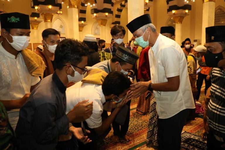 Serasa di Madinah, Salat Tarawih di Masjid Ar-Rahman Blitar