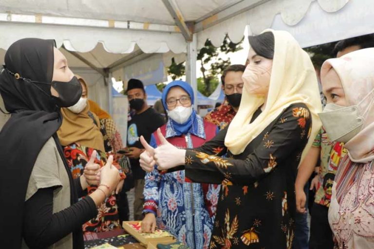 Hari Kartini, Arumi Bachsin ajak Perempuan Perjuangkan Emansipasi di Bidang Ekonomi dan Gender