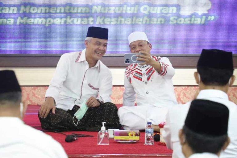 Terilhami Ceramah Nuzulul Quran, Ganjar Ingatkan Tugas ASN untuk Melayani