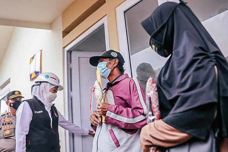 Jadi Kado Lebaran, 130 KK Penyintas APG Semeru Mulai Tempati Huntara dan Huntap Candipuro